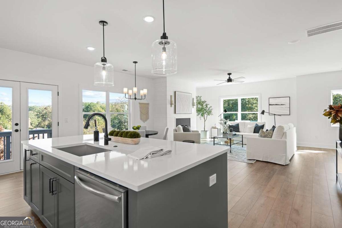 371 Kings Landing, Hapeville