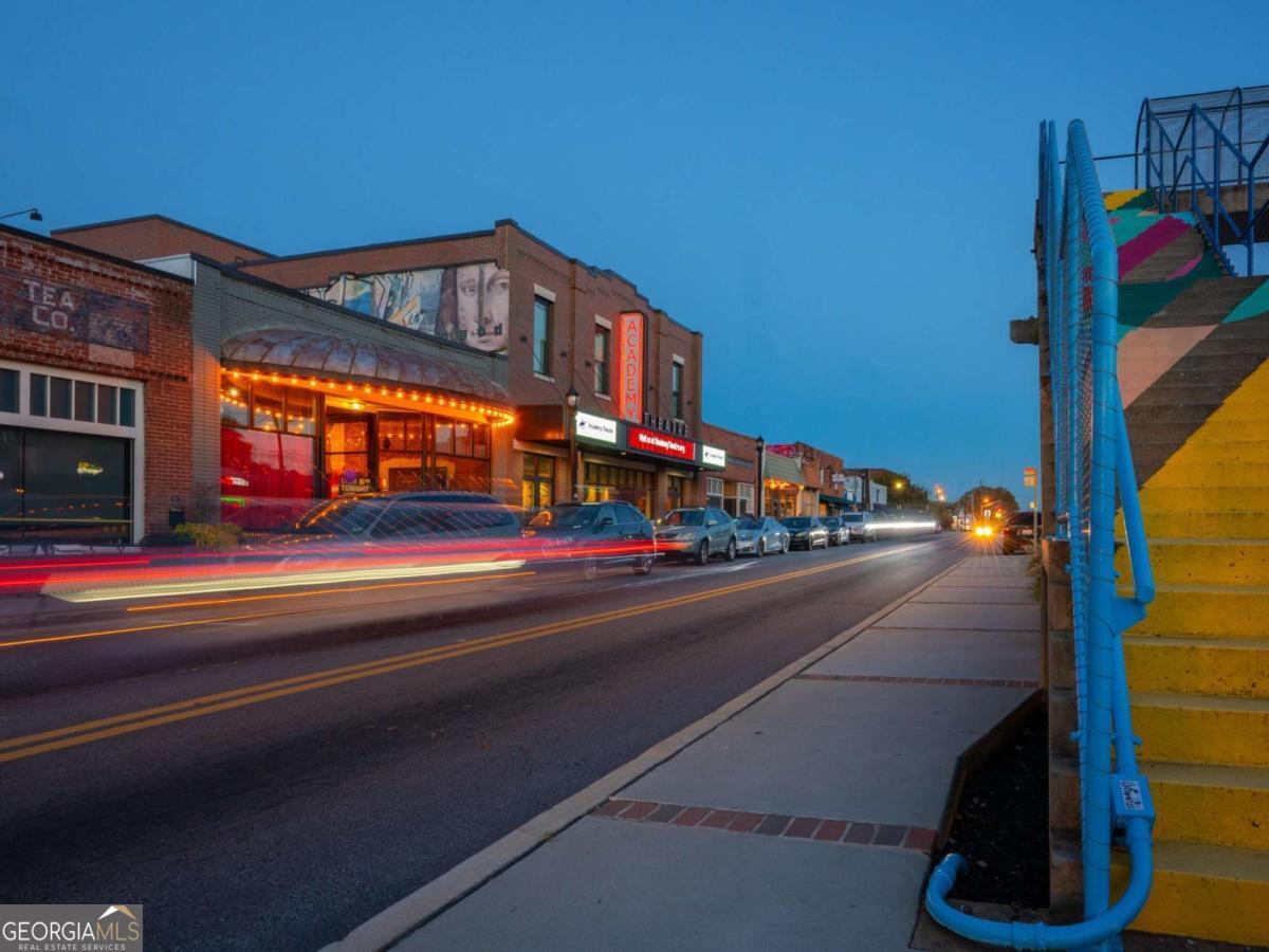 371 Kings Landing, Hapeville