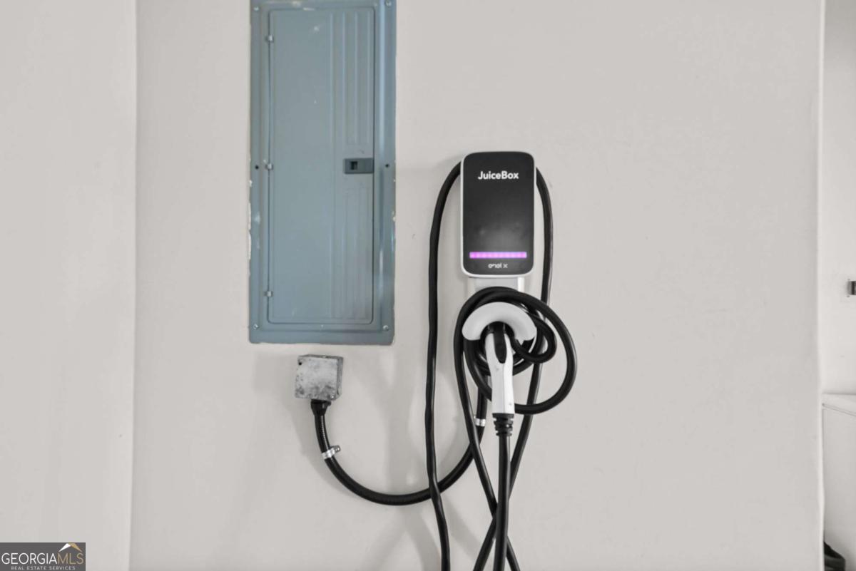 3831 Lake Haven Way, Atlanta