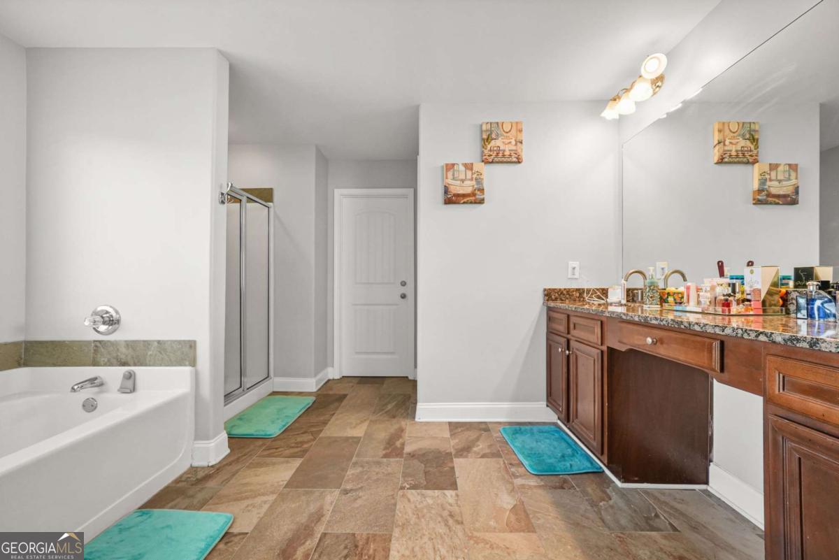 3831 Lake Haven Way, Atlanta