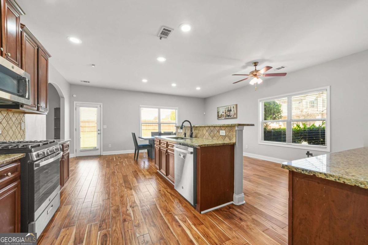 3831 Lake Haven Way, Atlanta