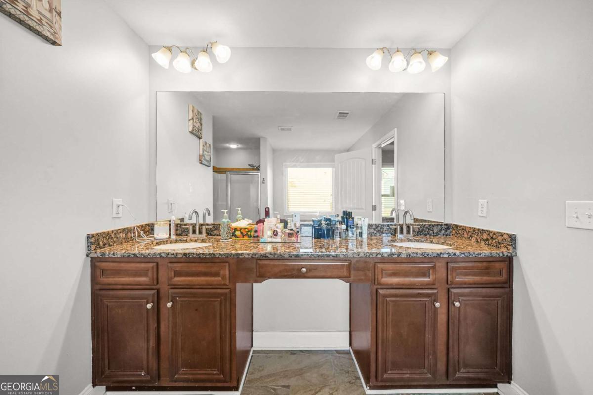 3831 Lake Haven Way, Atlanta