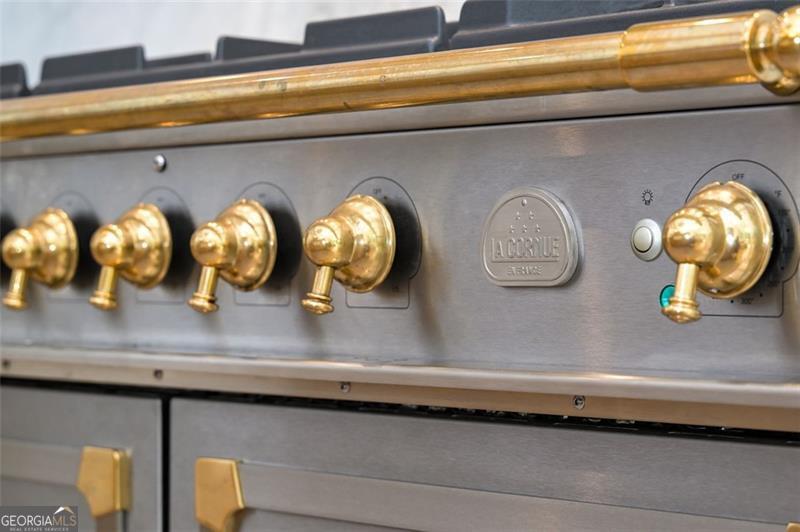 3379 Rennes Drive NE