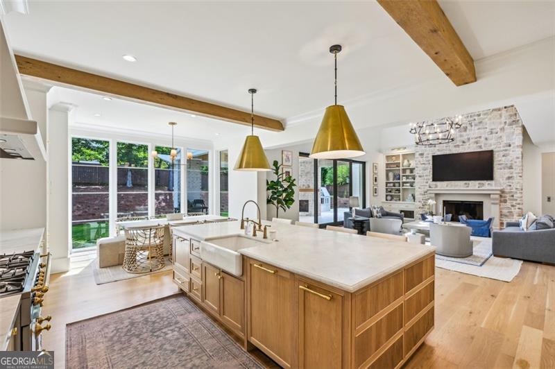 3379 Rennes Drive NE