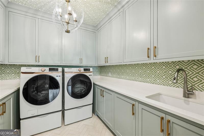 3379 Rennes Drive NE