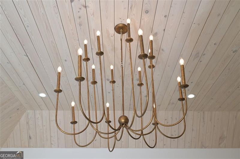 3379 Rennes Drive NE