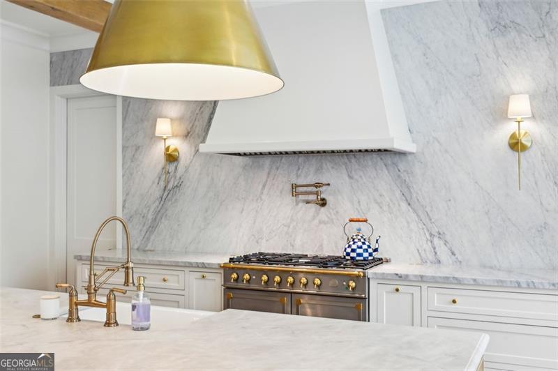 3379 Rennes Drive NE