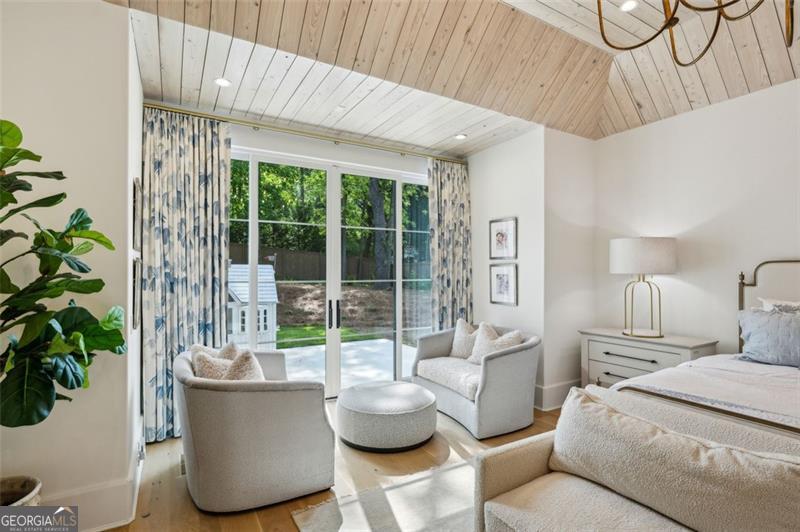 3379 Rennes Drive NE