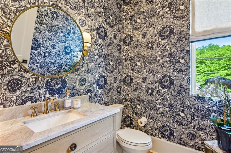 3379 Rennes Drive NE