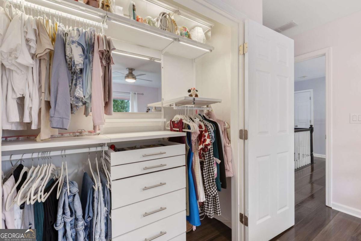 4290 CANTERBURY WALK Drive