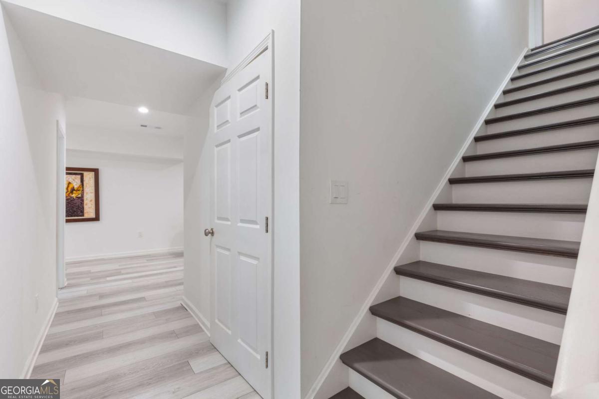 4290 CANTERBURY WALK Drive