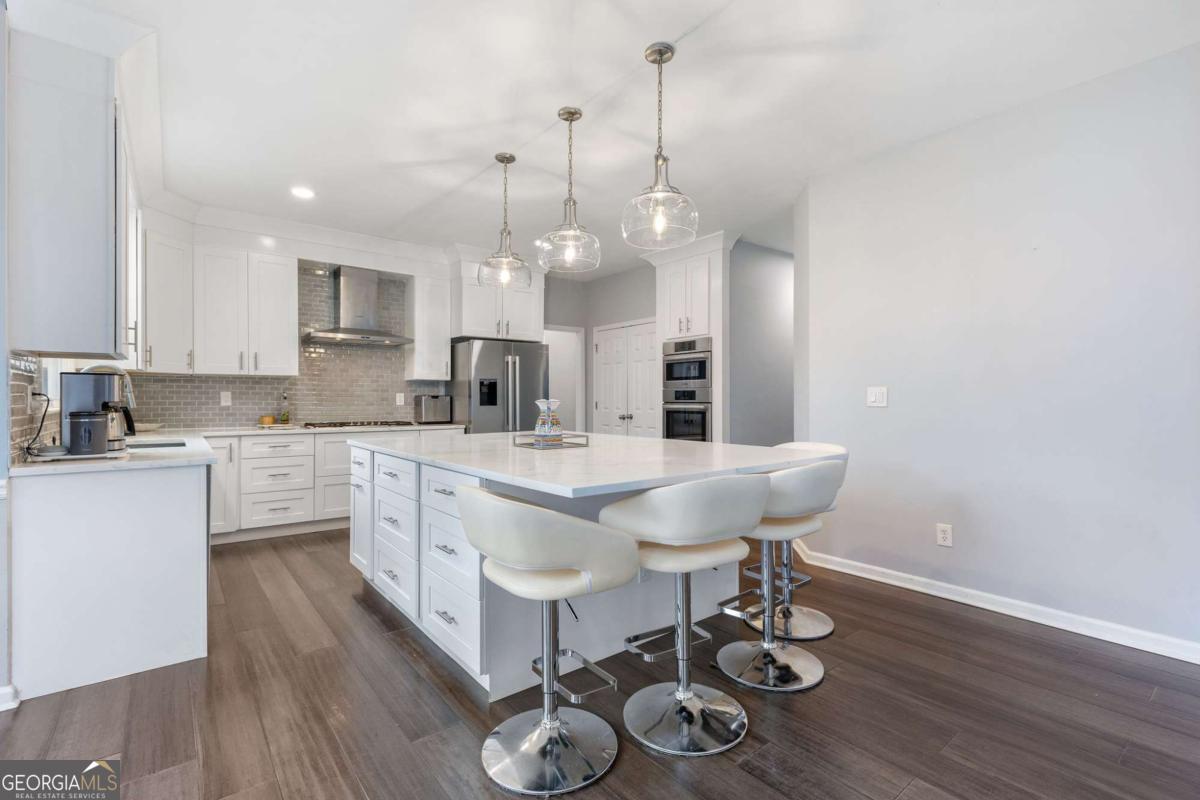 4290 CANTERBURY WALK Drive