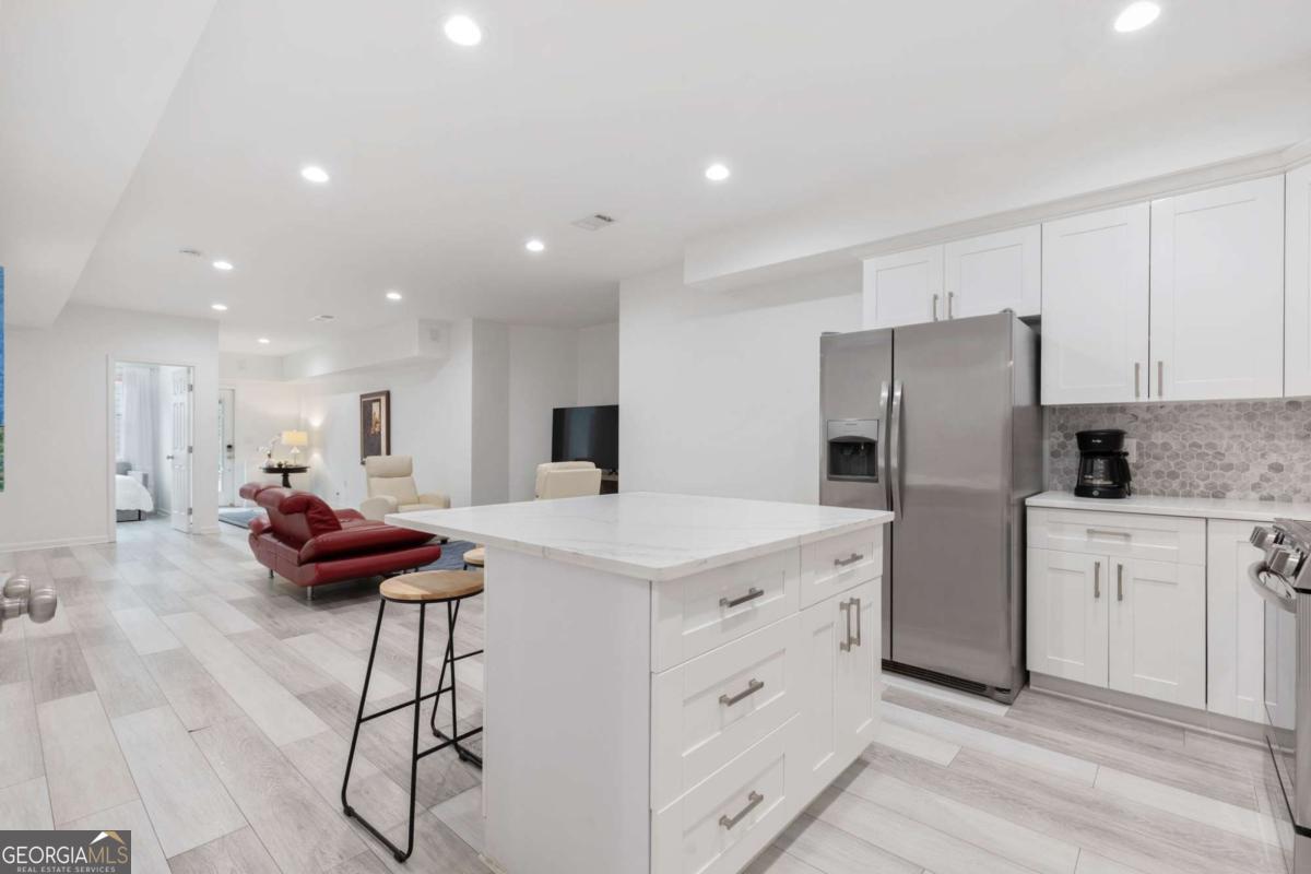 4290 CANTERBURY WALK Drive