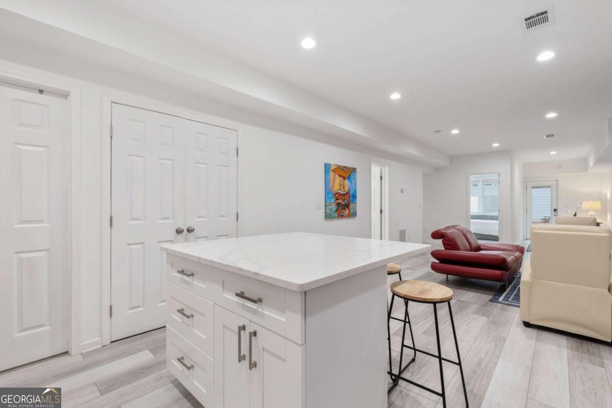 4290 CANTERBURY WALK Drive