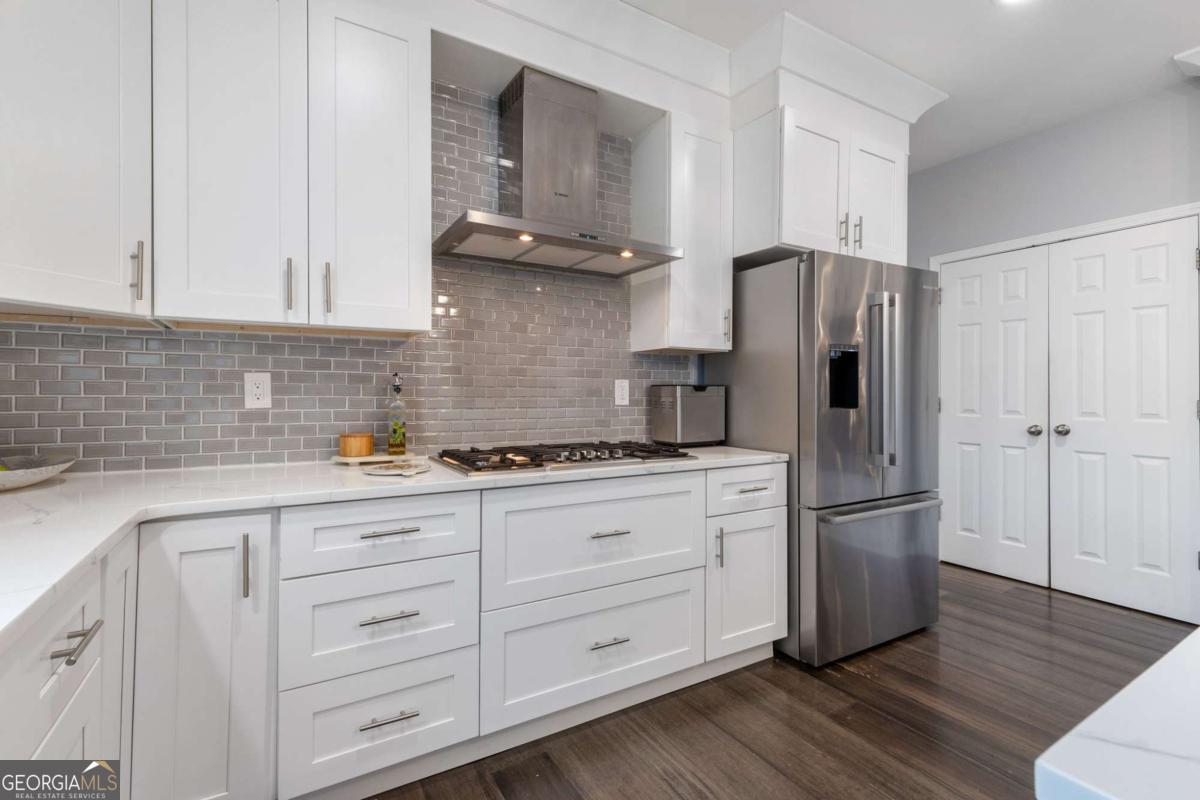 4290 CANTERBURY WALK Drive