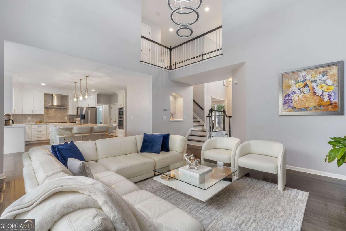 4290 CANTERBURY WALK Drive