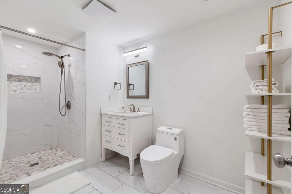 4290 CANTERBURY WALK Drive