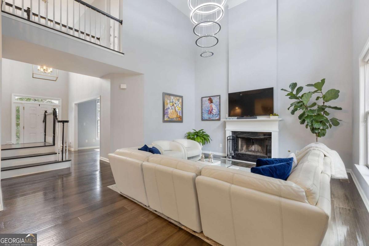 4290 CANTERBURY WALK Drive