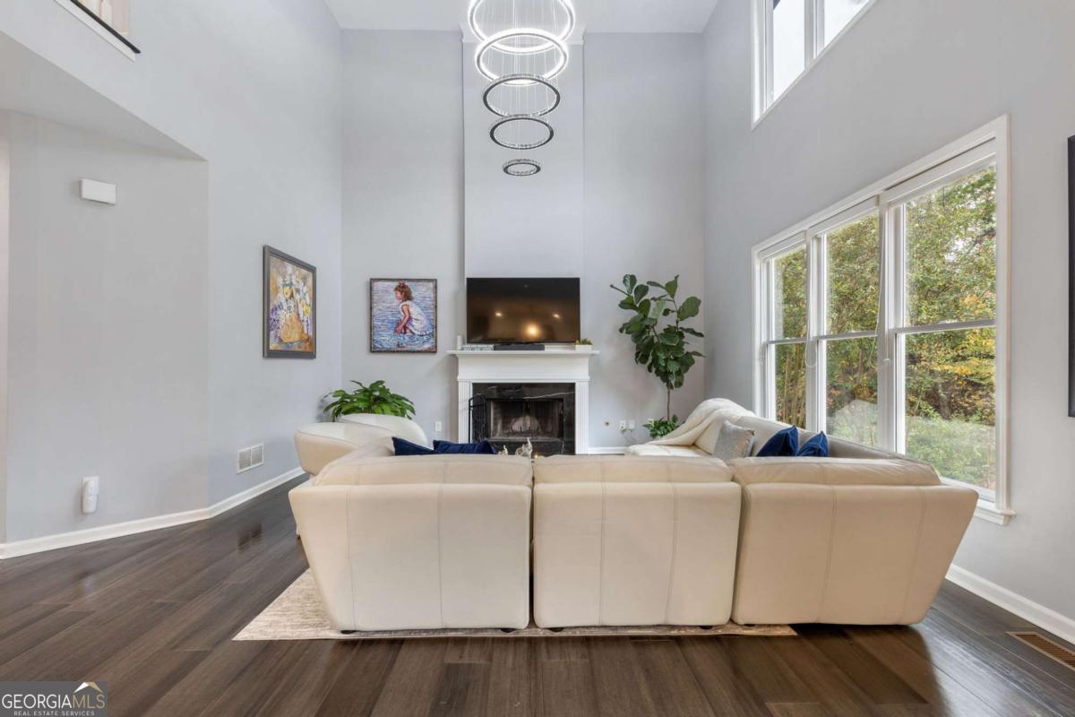 4290 CANTERBURY WALK Drive