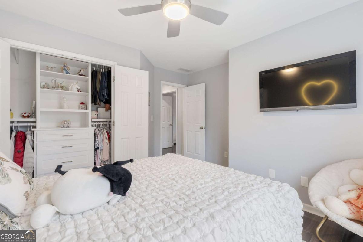 4290 CANTERBURY WALK Drive