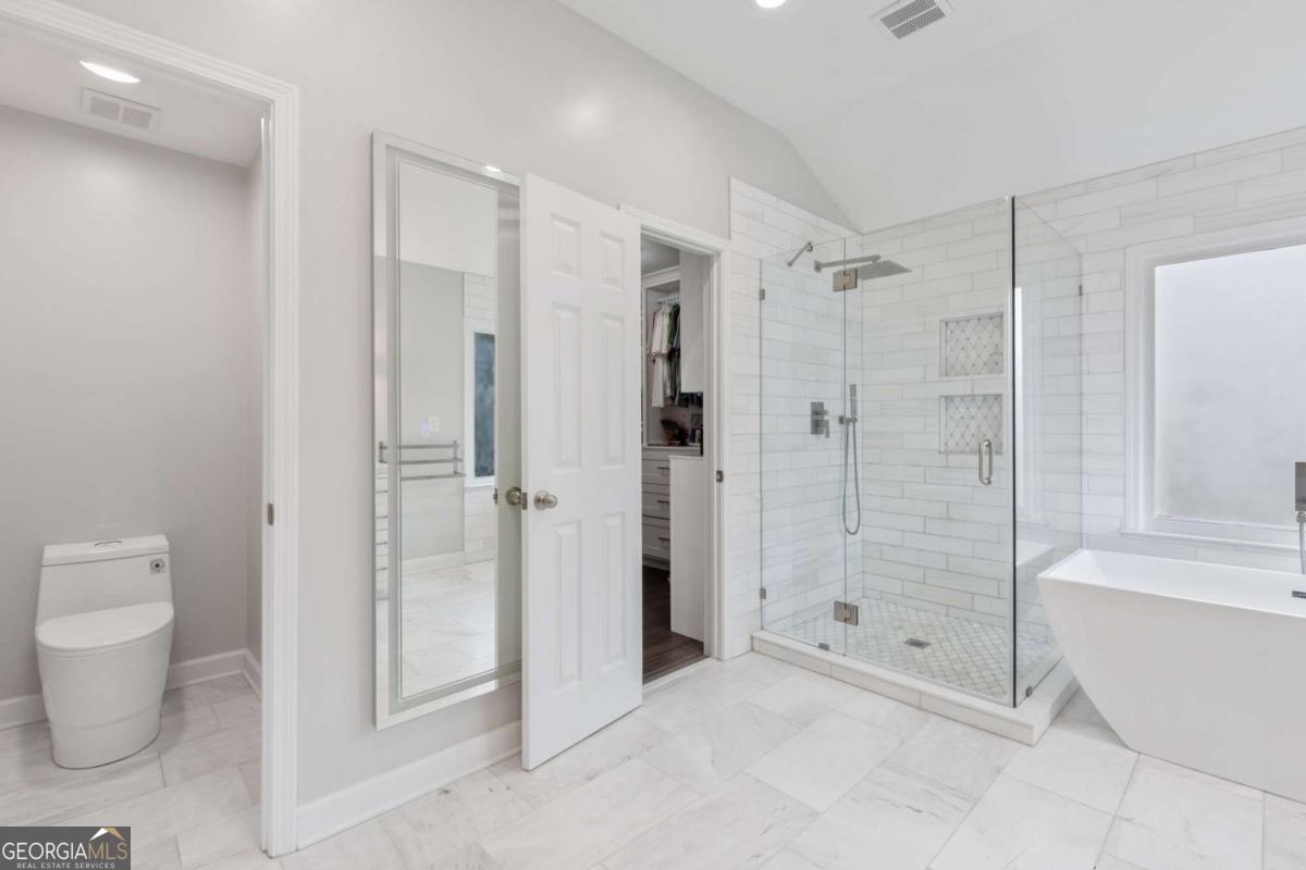 4290 CANTERBURY WALK Drive