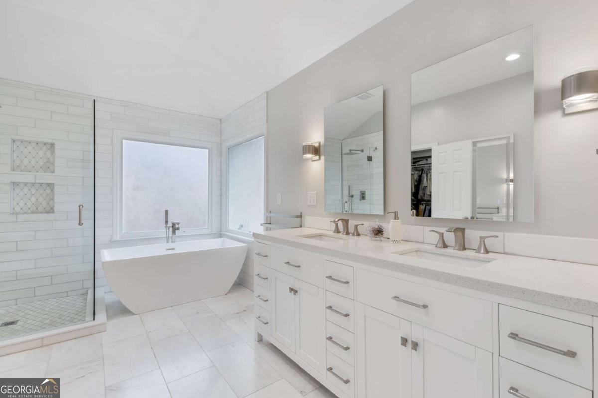 4290 CANTERBURY WALK Drive