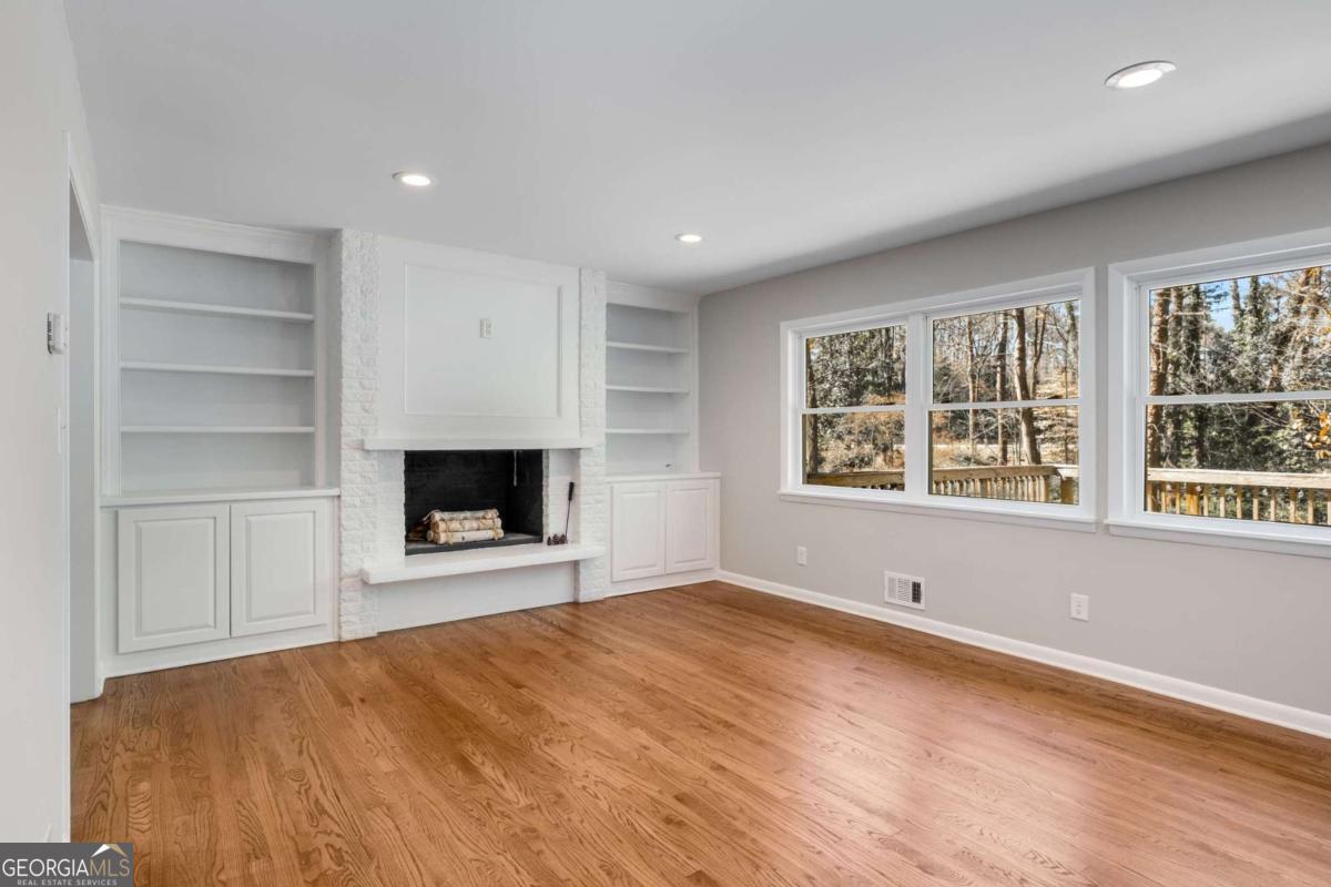 3240 Pinestream Road NW