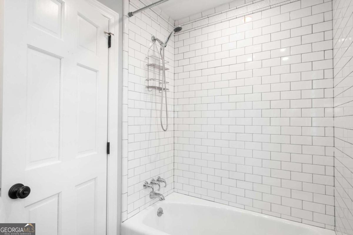 3240 Pinestream Road NW