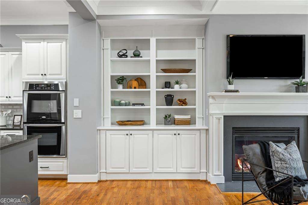 2145 W Village Crossing SE