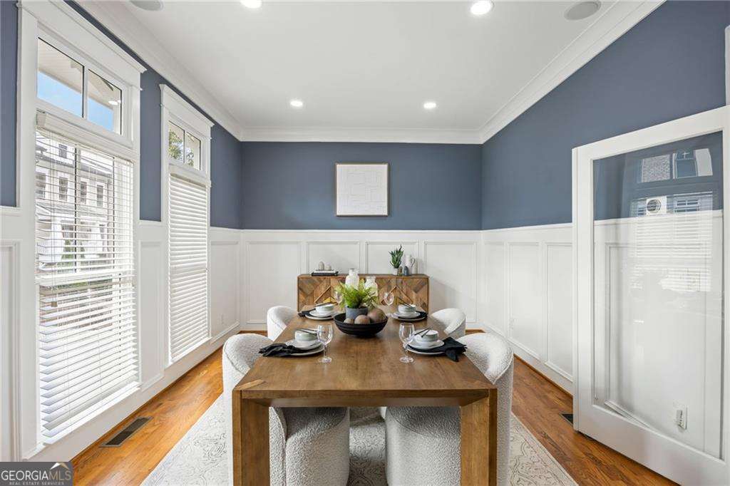 2145 W Village Crossing SE