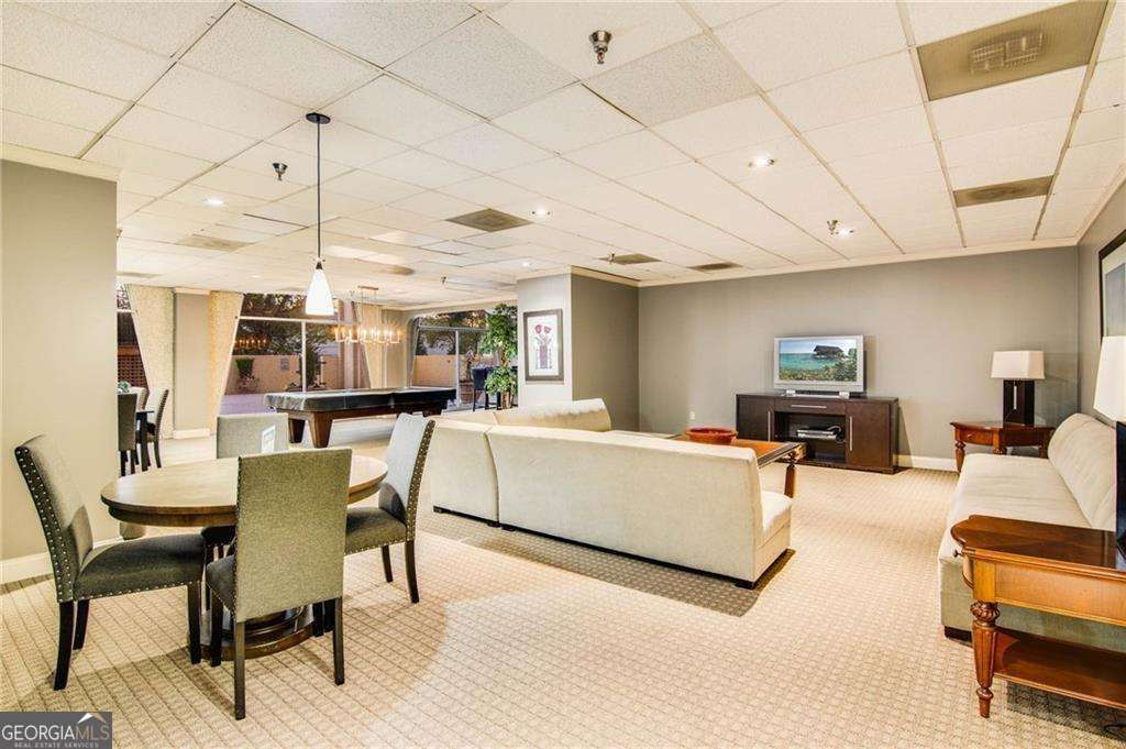 2479 Peachtree Road NE # 412