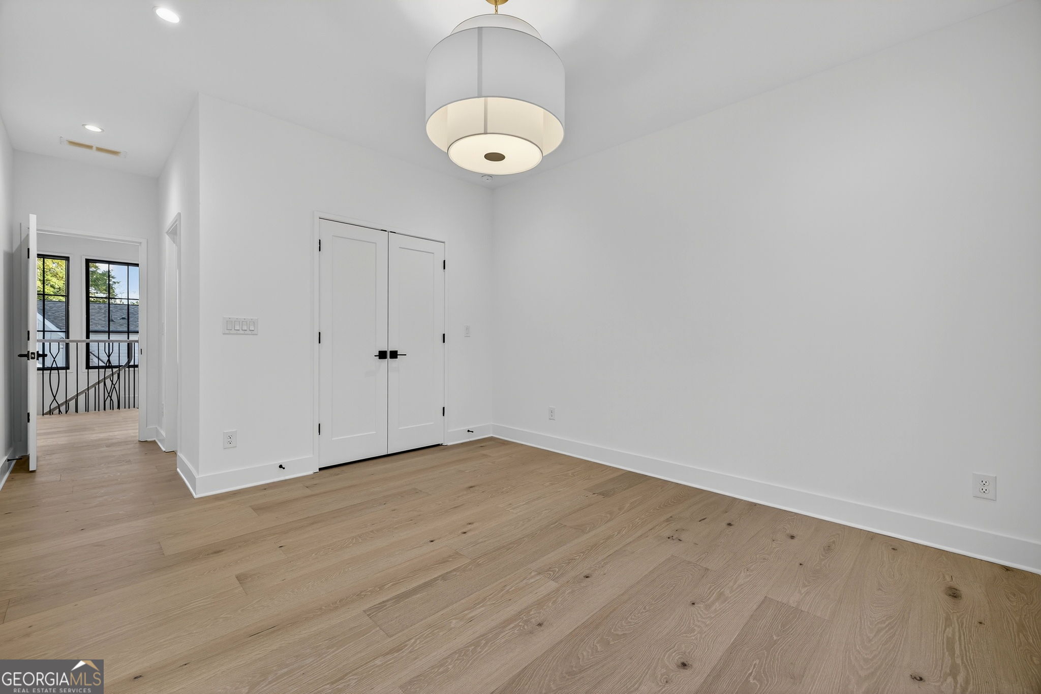 991 Courtenay Drive NE