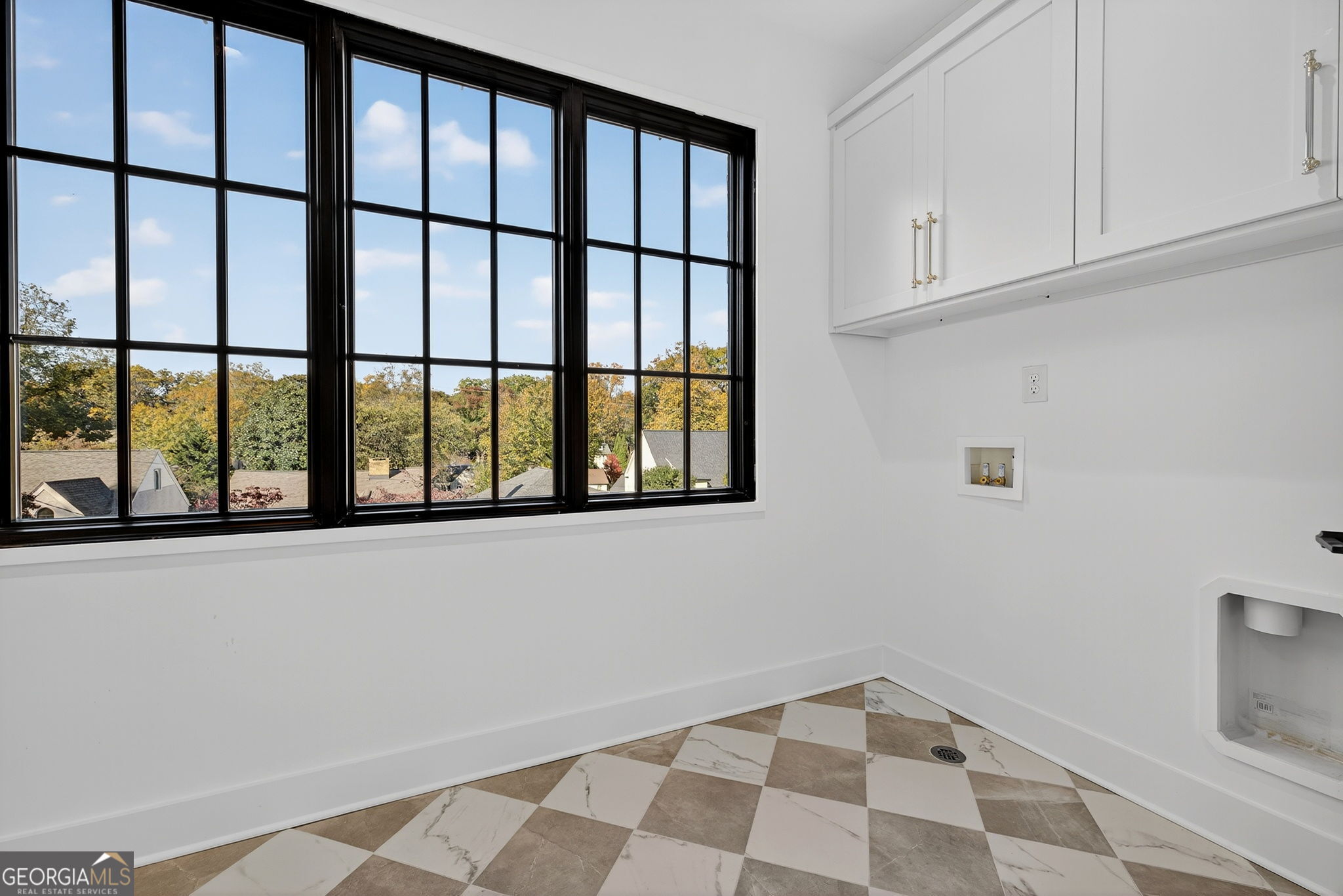 991 Courtenay Drive NE