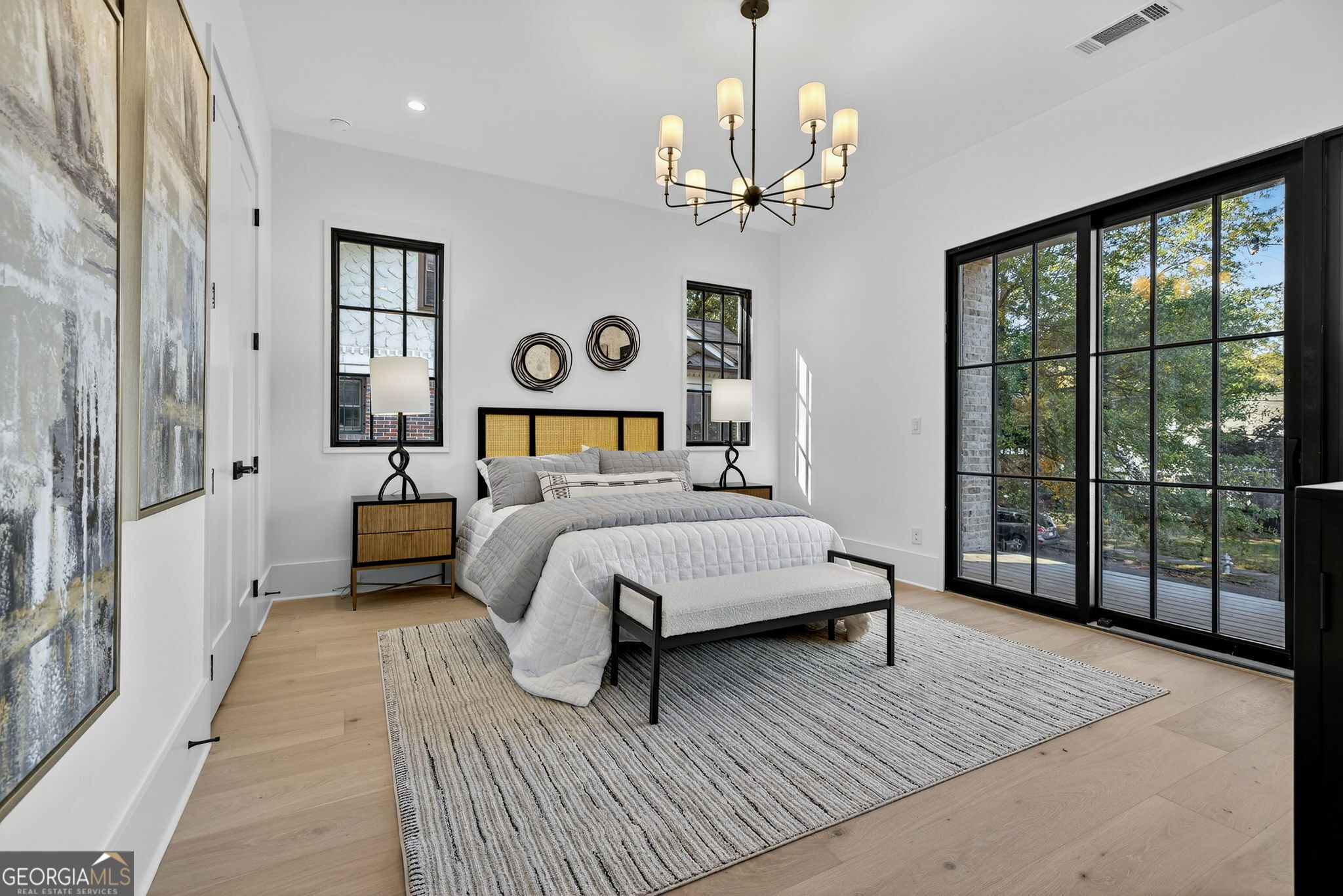 991 Courtenay Drive NE