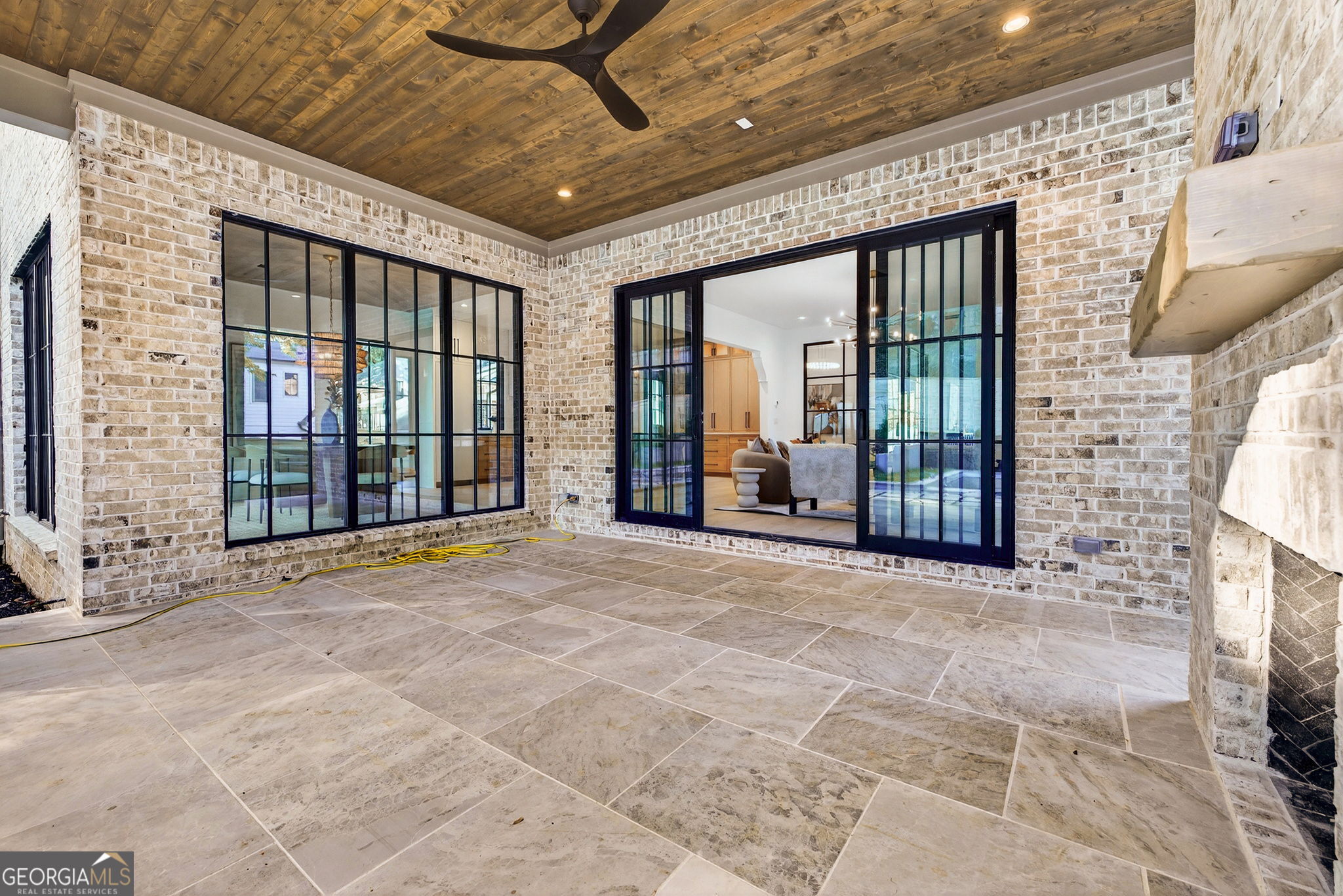 991 Courtenay Drive NE