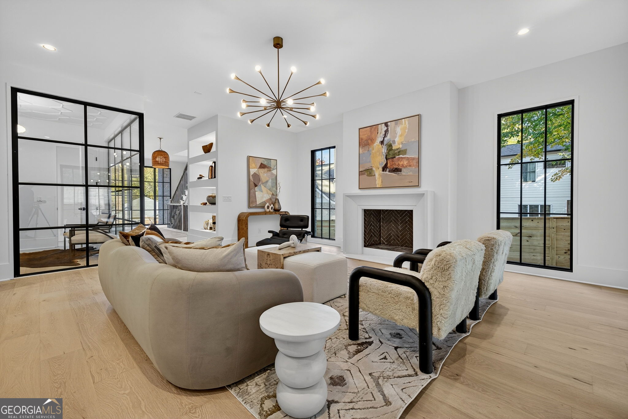 991 Courtenay Drive NE