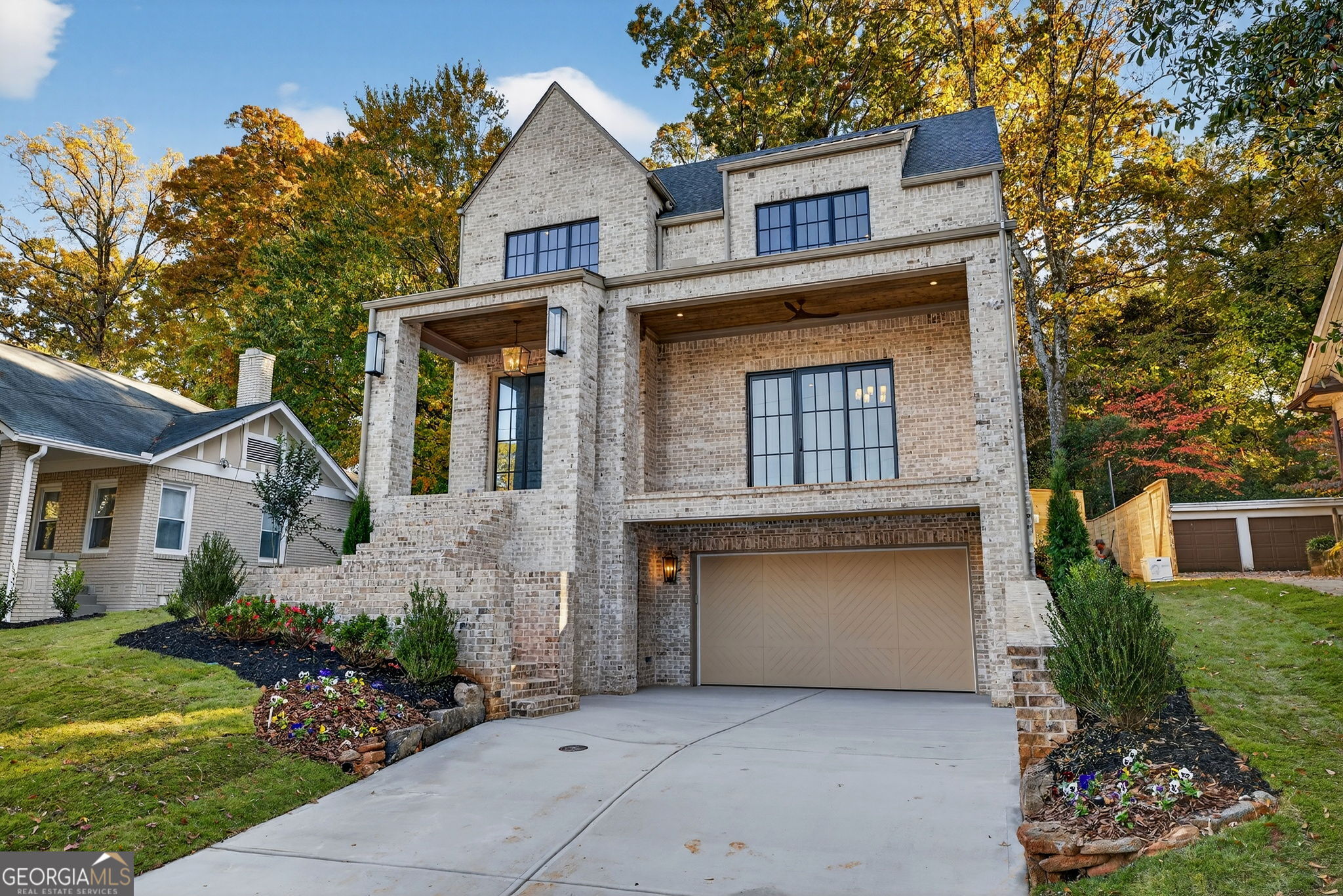 991 Courtenay Drive NE