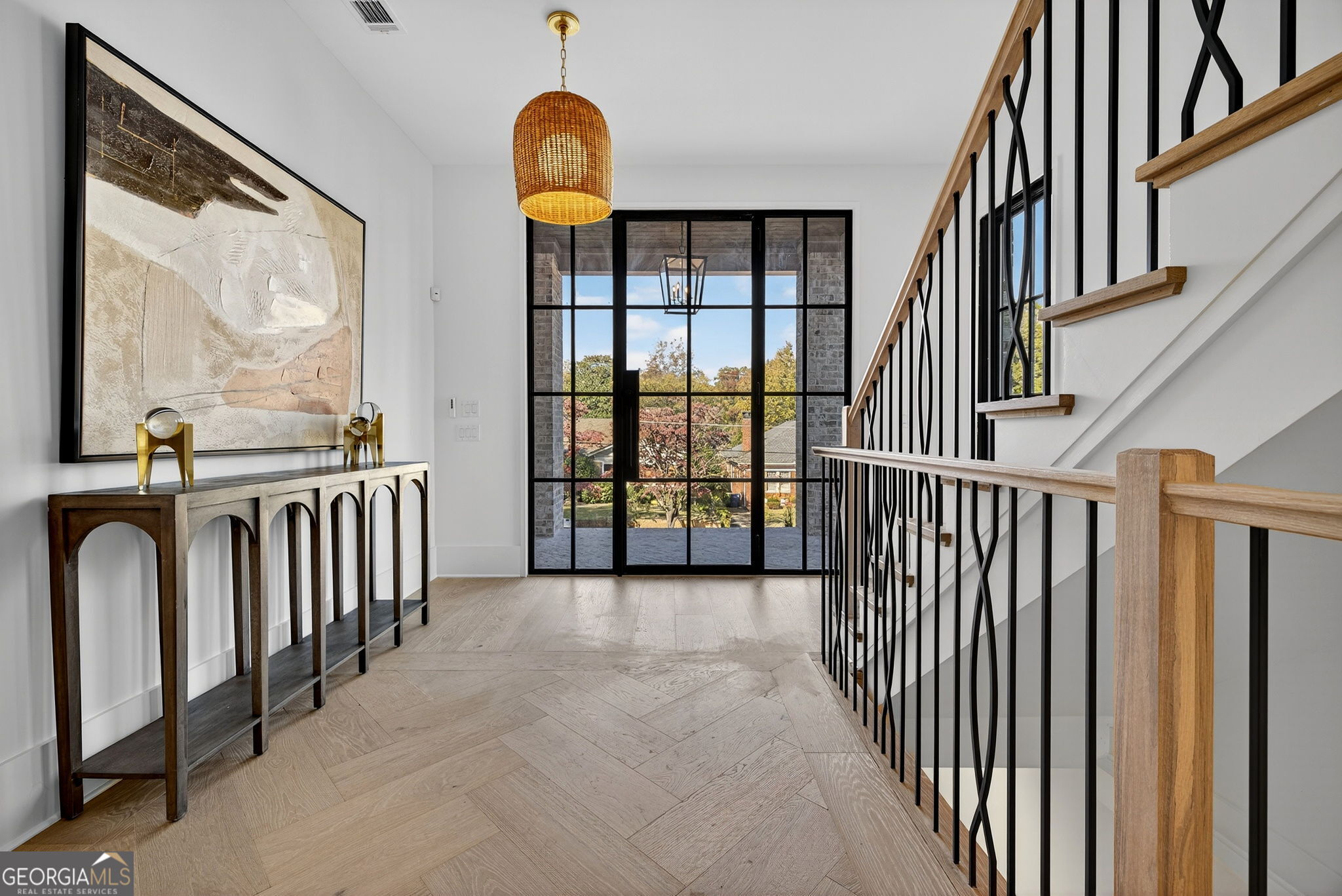 991 Courtenay Drive NE