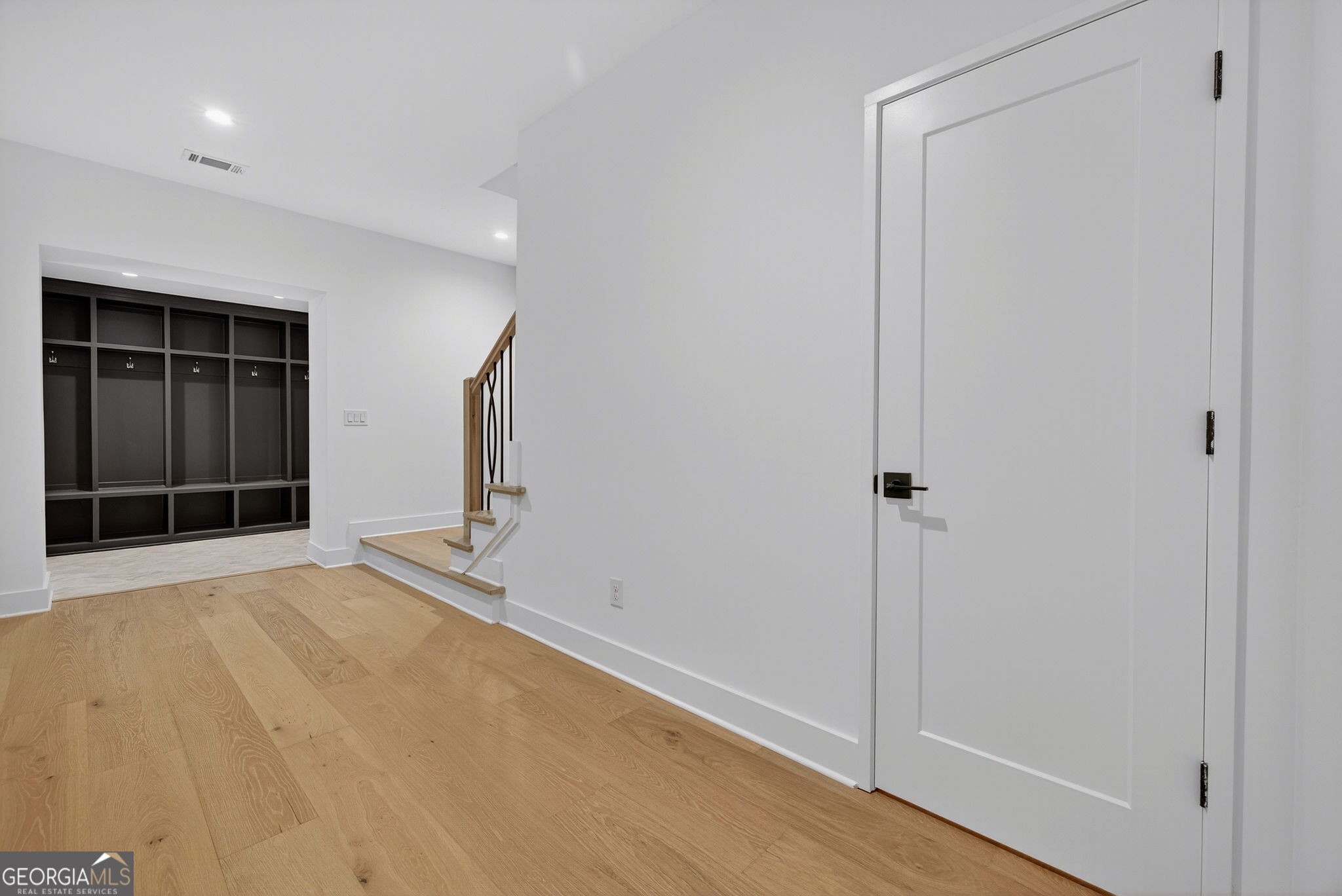 991 Courtenay Drive NE