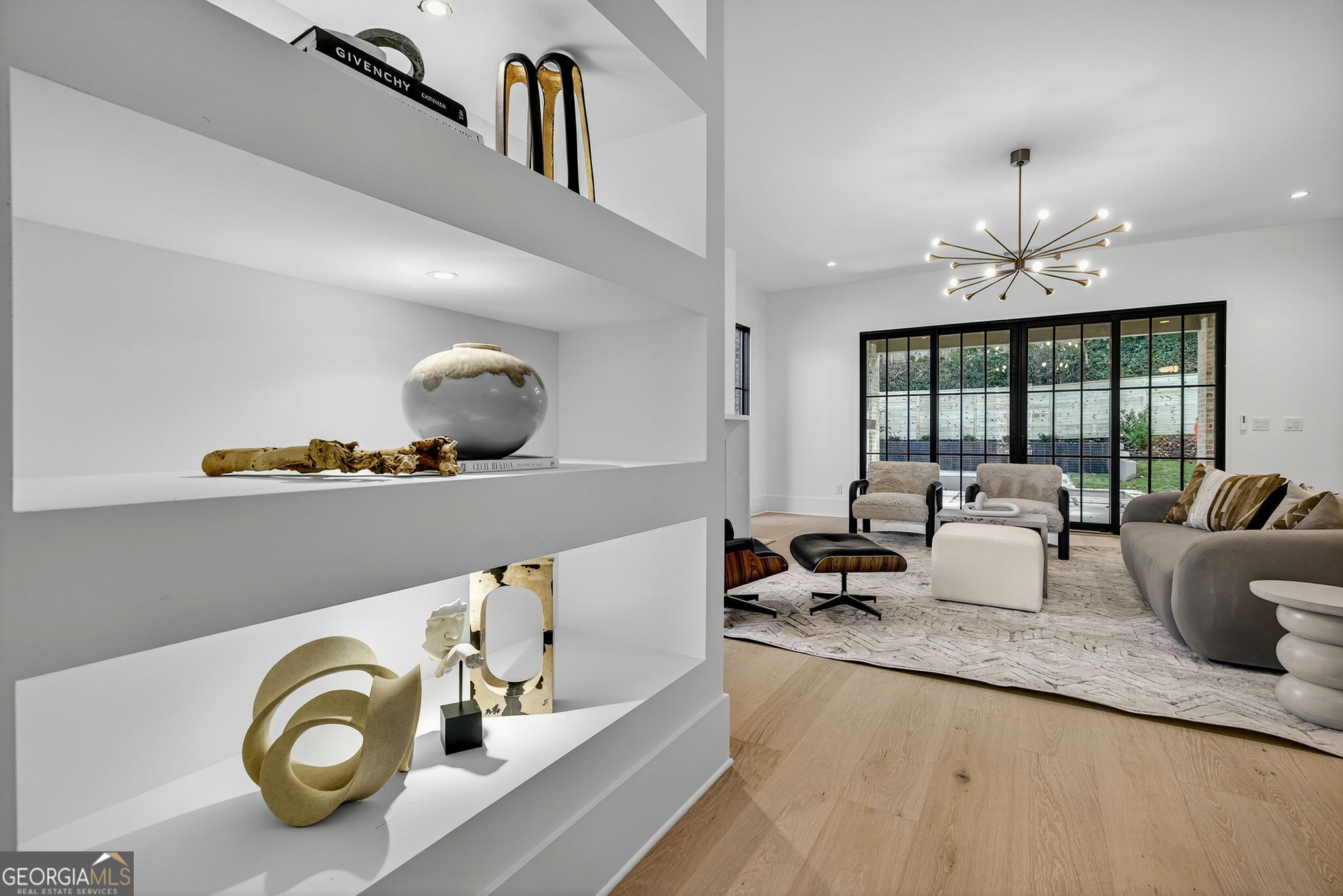 991 Courtenay Drive NE