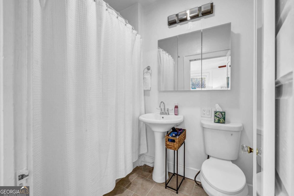 800 MYRTLE Street NE