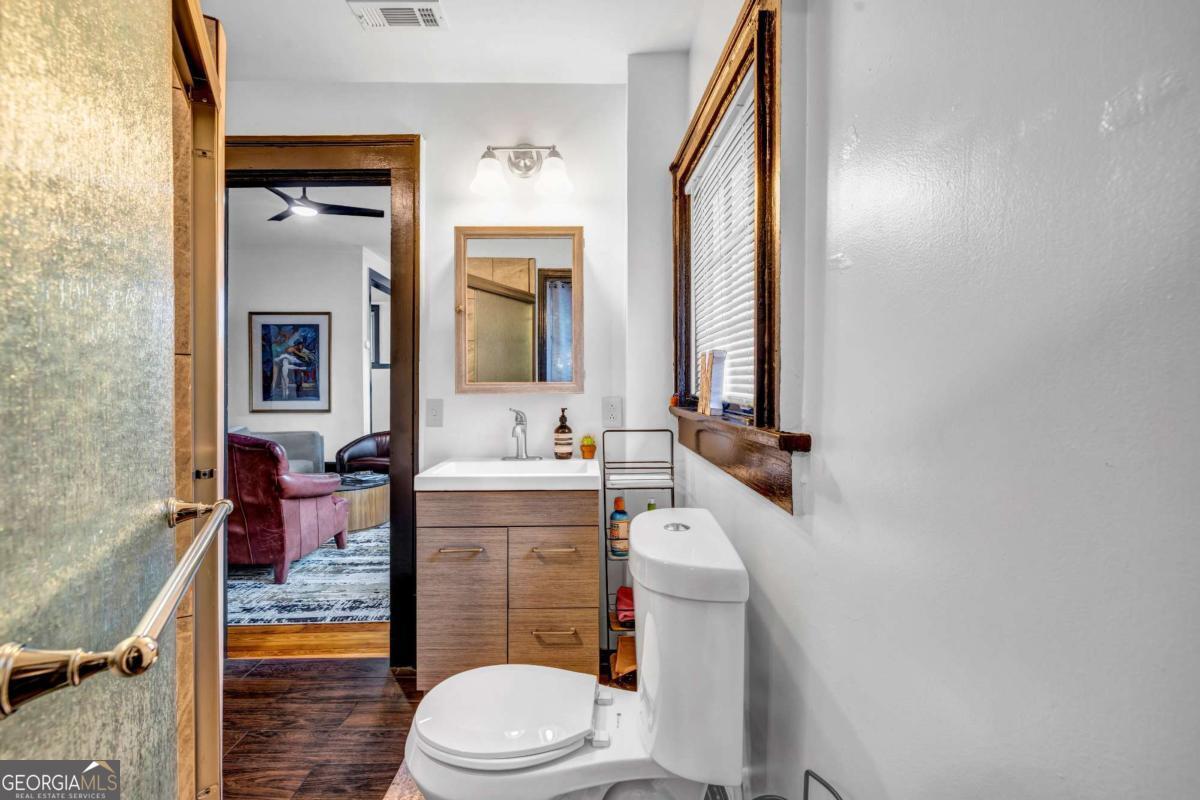 800 MYRTLE Street NE