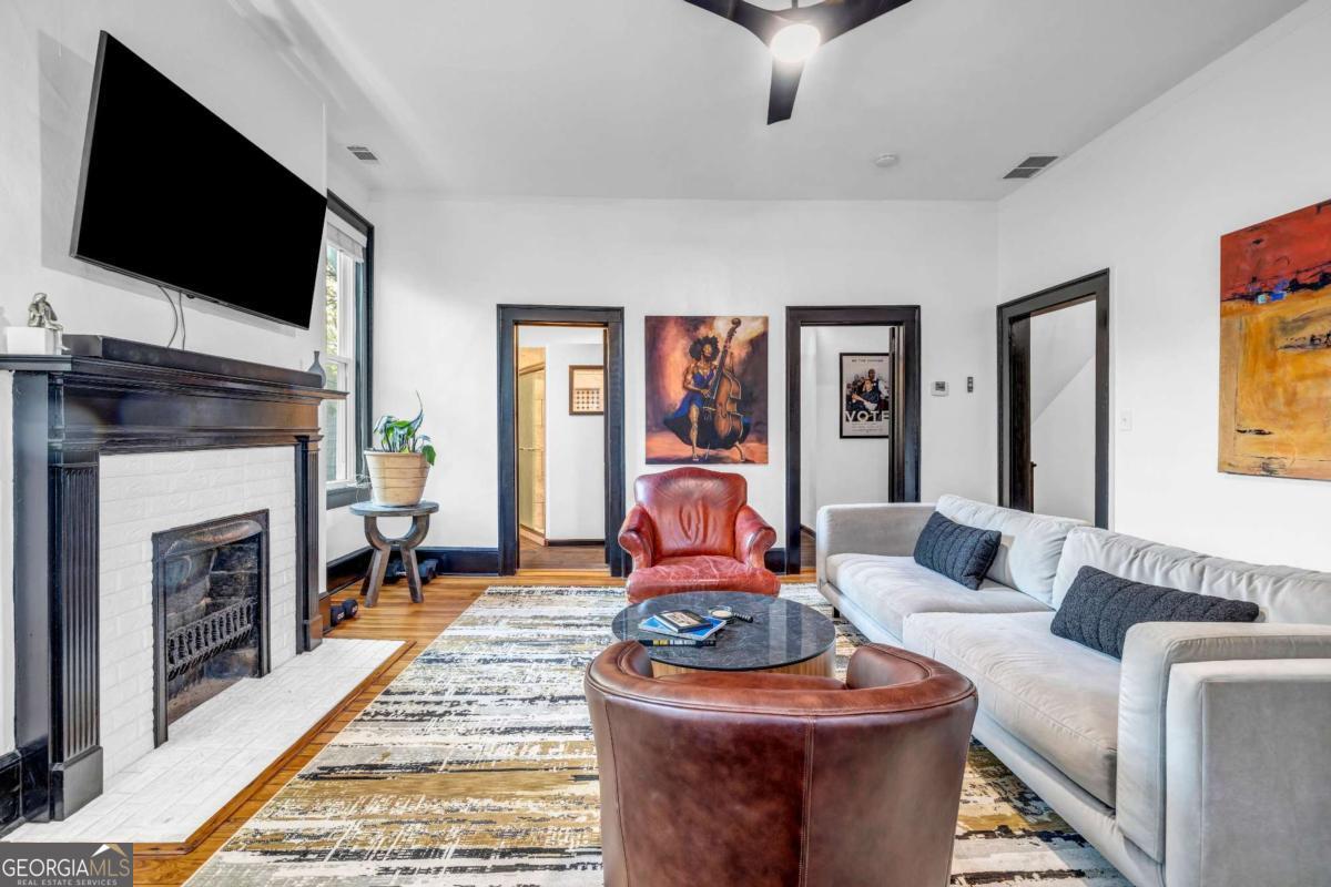 800 MYRTLE Street NE