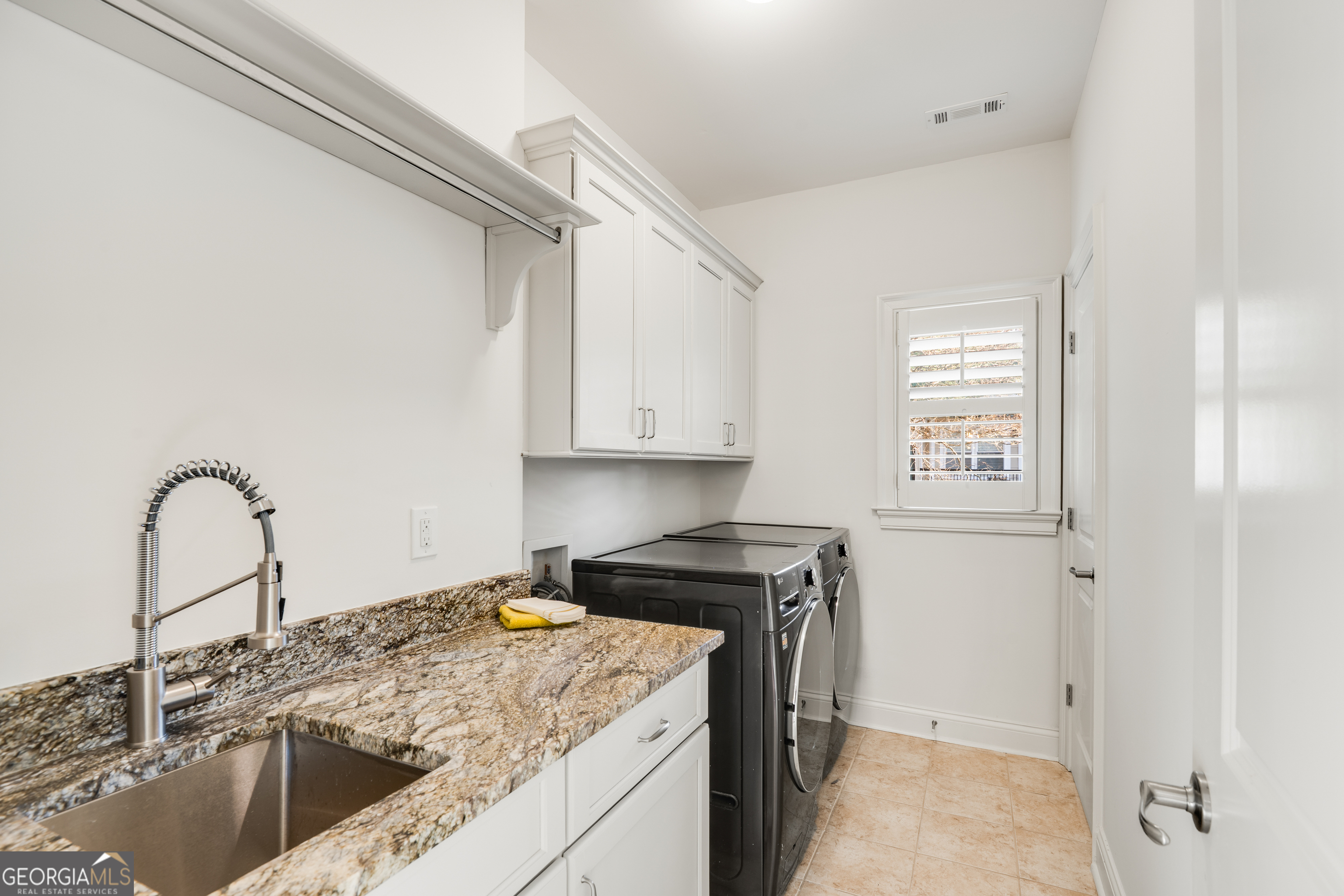 2589 Ashford Road NE