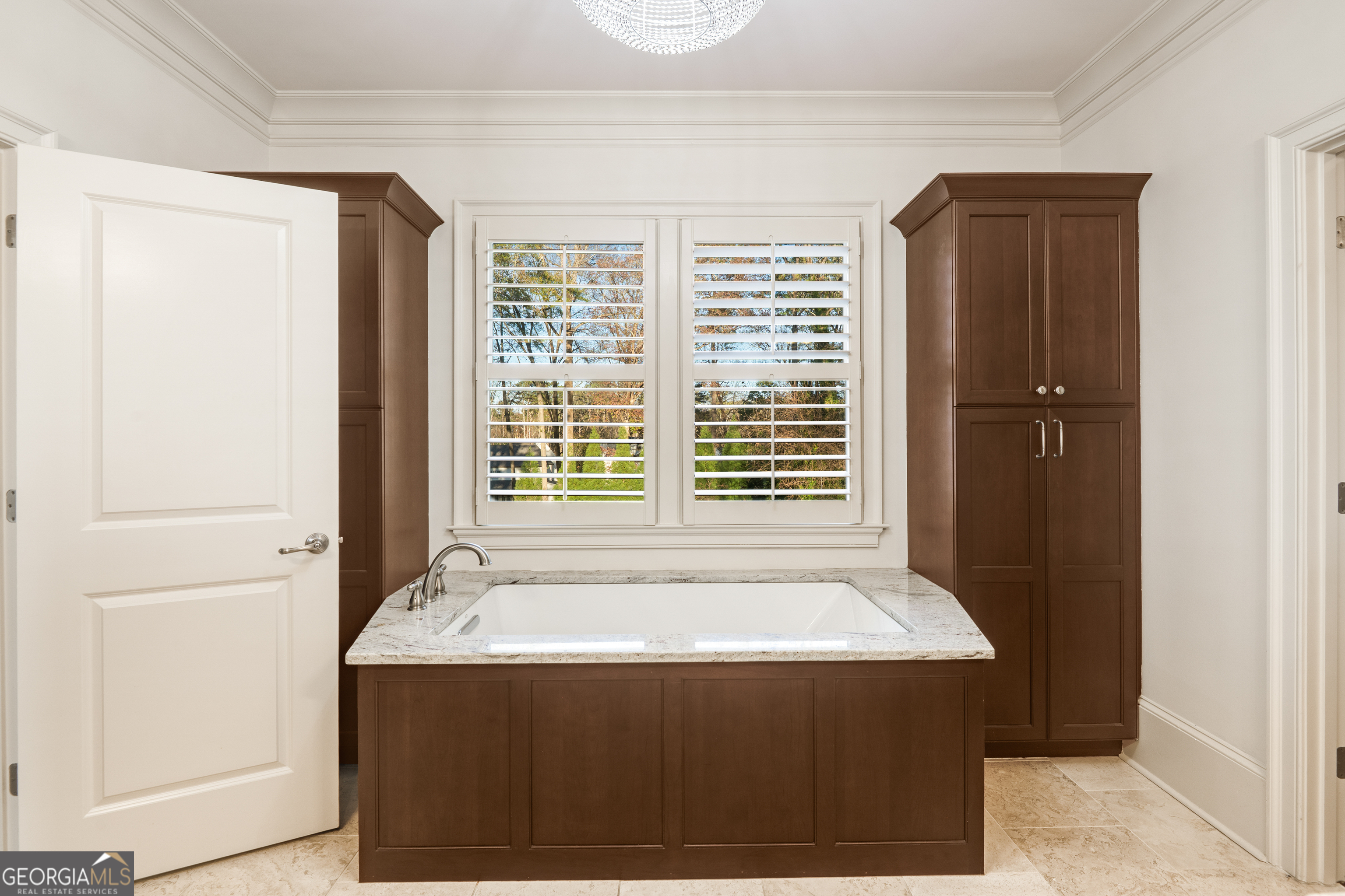 2589 Ashford Road NE