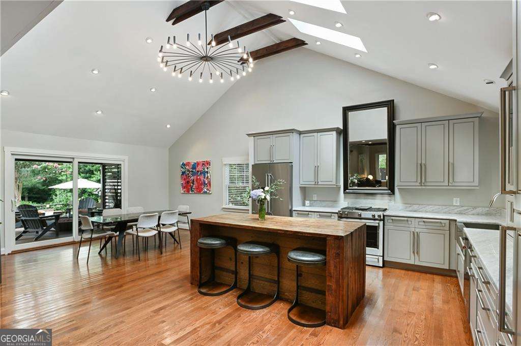 2067 Fairhaven Circle NE