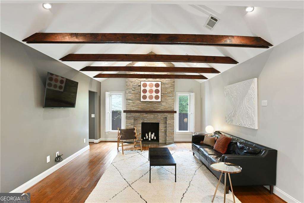 2067 Fairhaven Circle NE