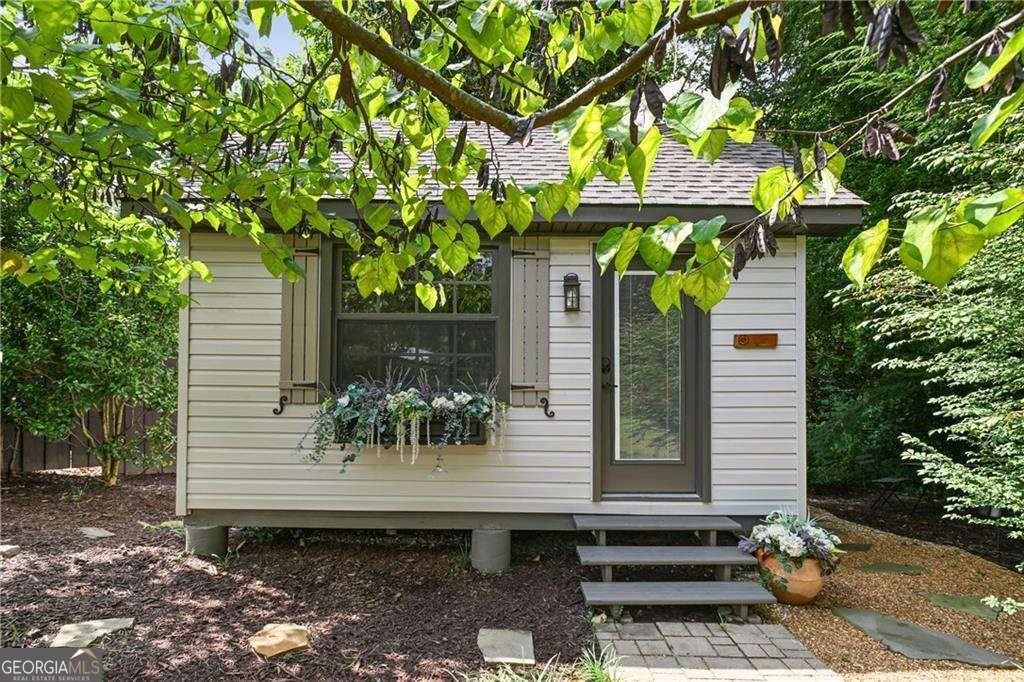 2067 Fairhaven Circle NE