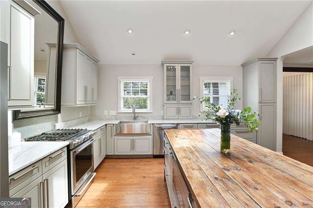 2067 Fairhaven Circle NE