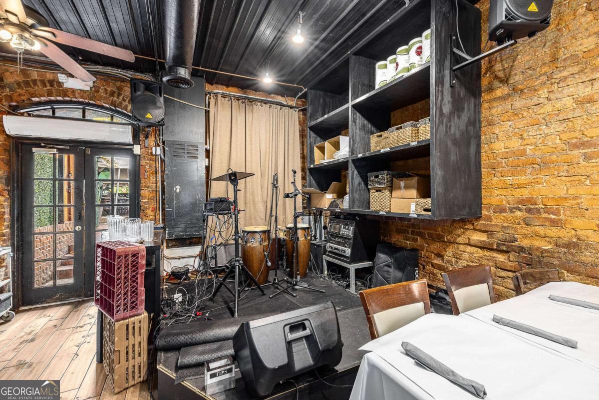 35 S Peachtree Street